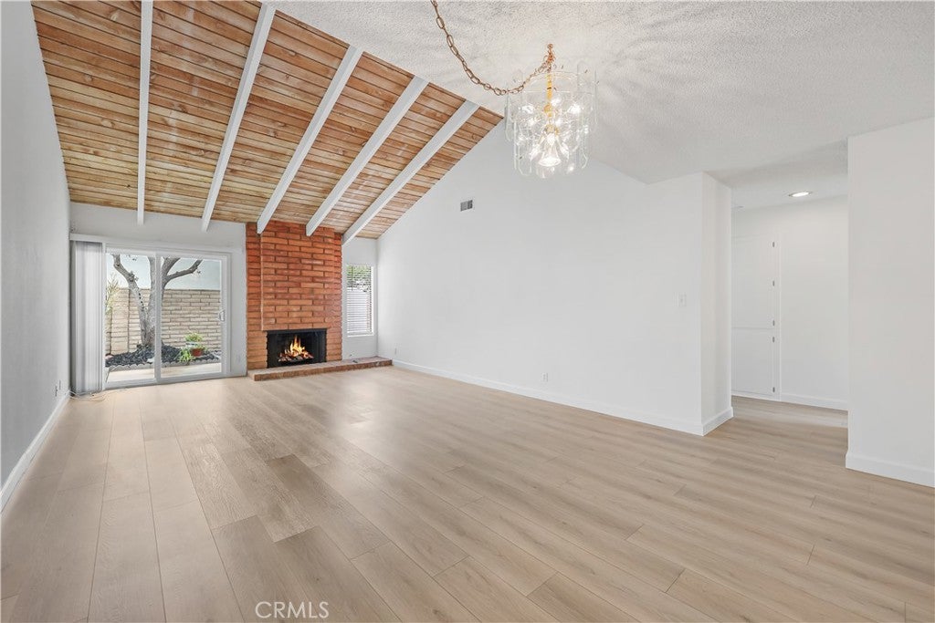 Photo of Listing #PW25236926