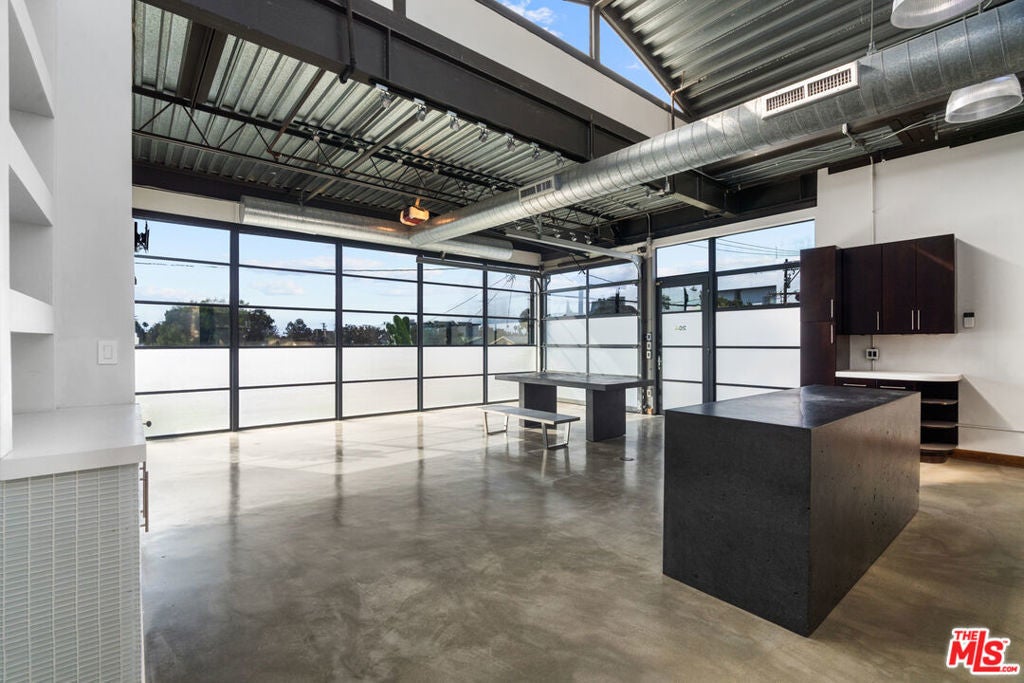 Photo of Listing #25571121