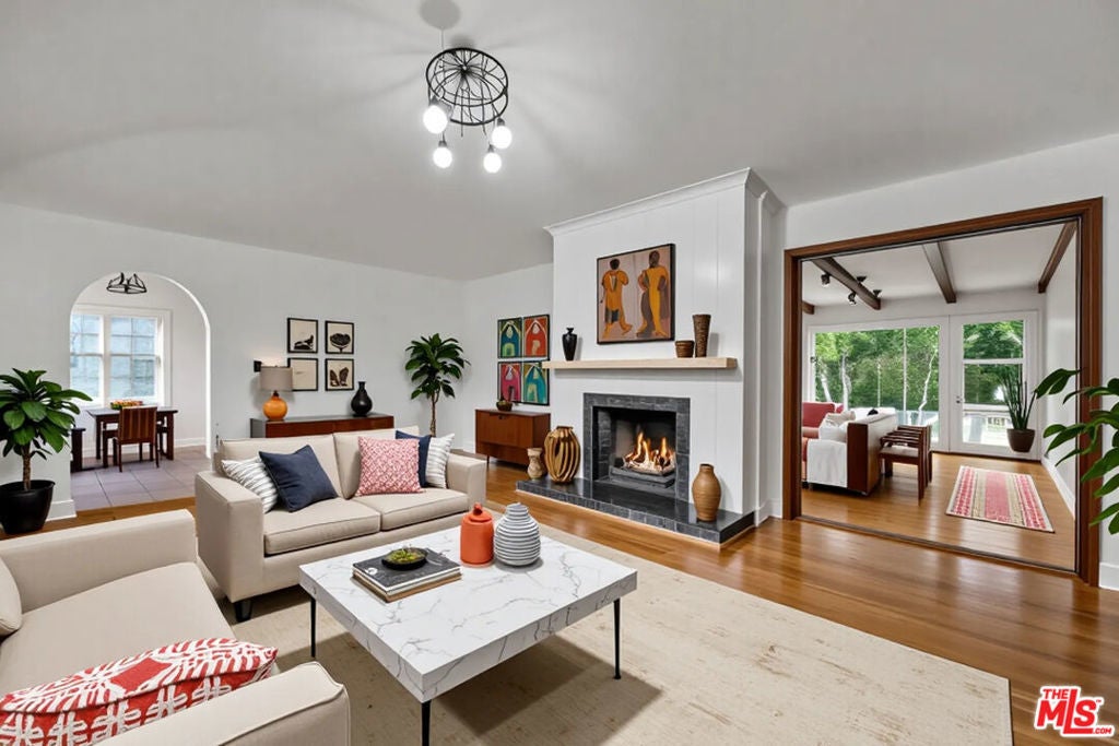 Photo of Listing #25618237