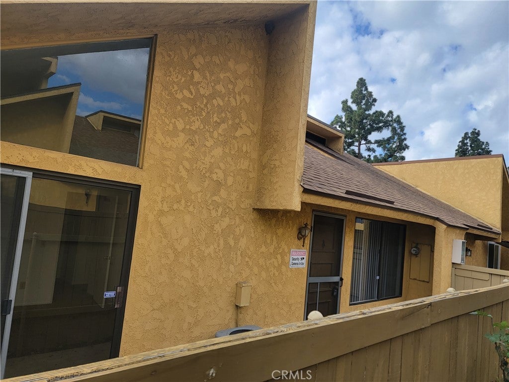 Photo of Listing #IV25260362