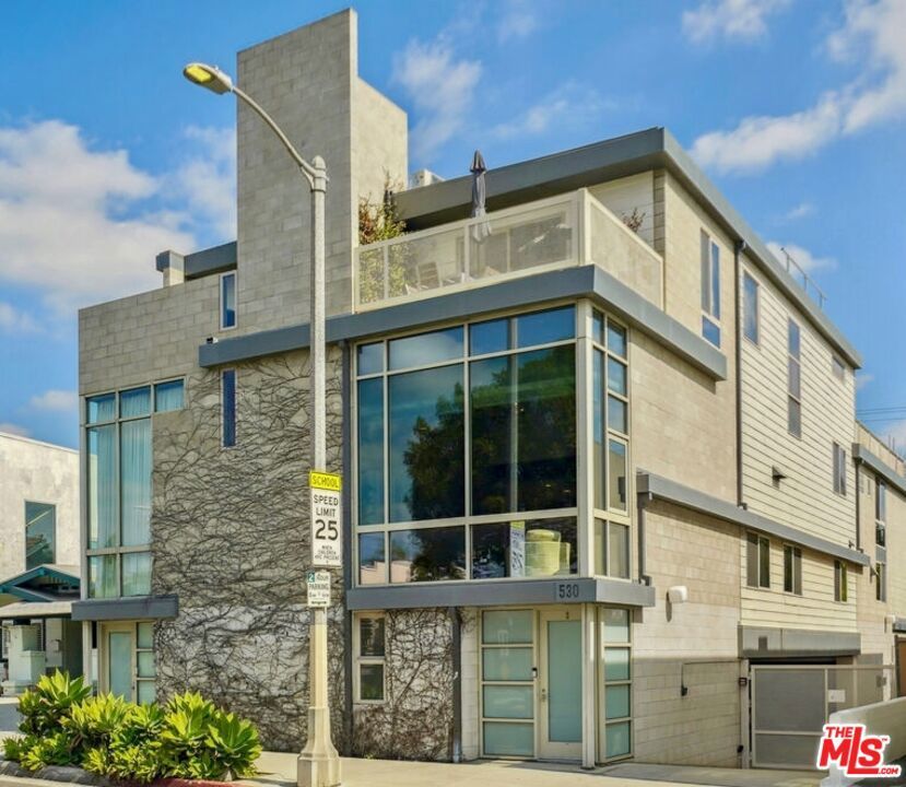 Photo of Listing #25619205