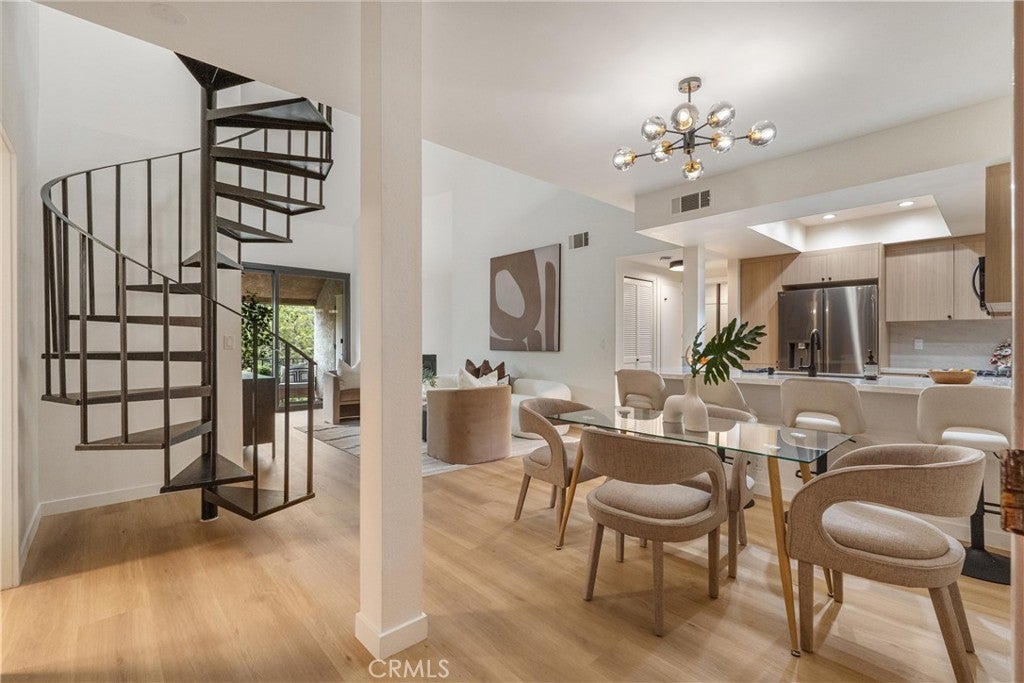 Photo of Listing #SB25261077