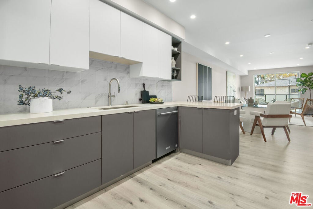 Photo of Listing #25621257