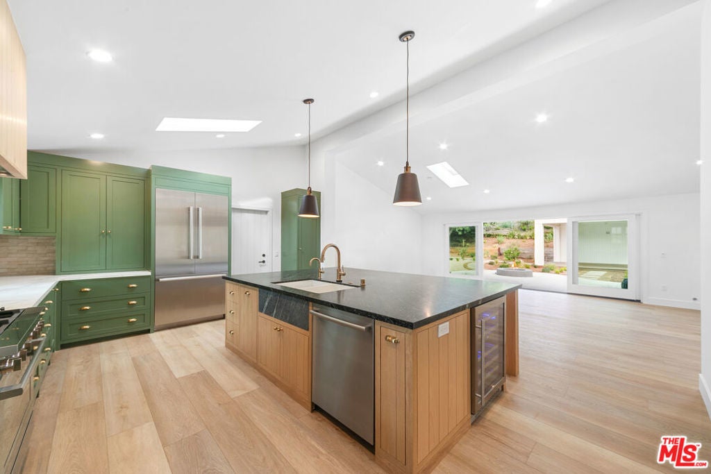 Photo of Listing #25621283