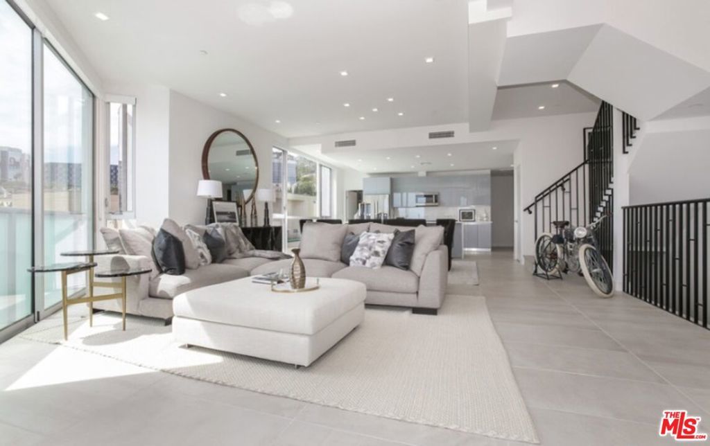 Photo of Listing #25621281