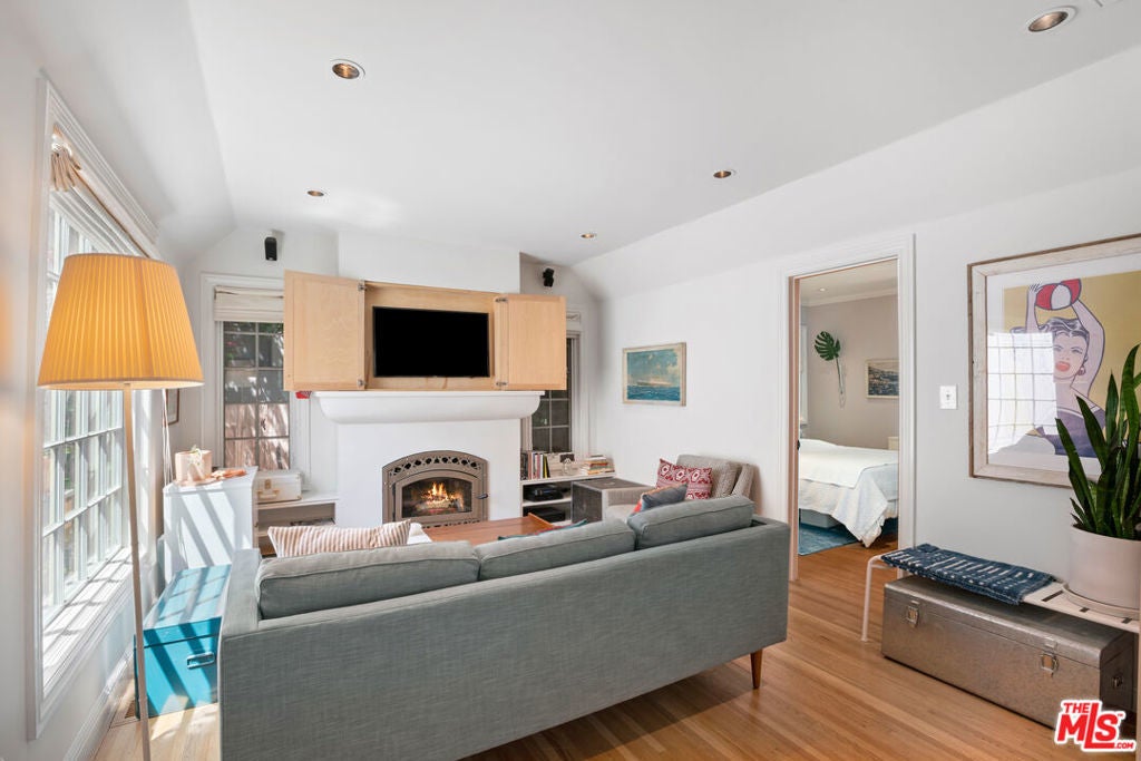 Photo of Listing #25621819