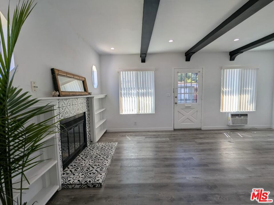 Photo of Listing #25621907