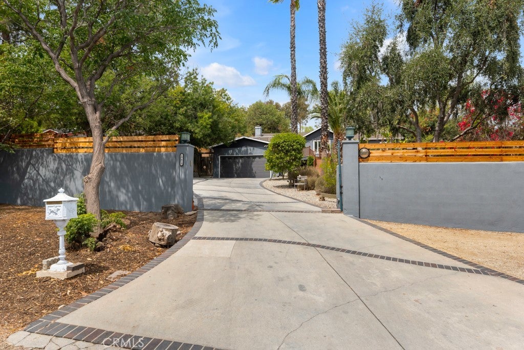 Photo of Listing #SR25265978