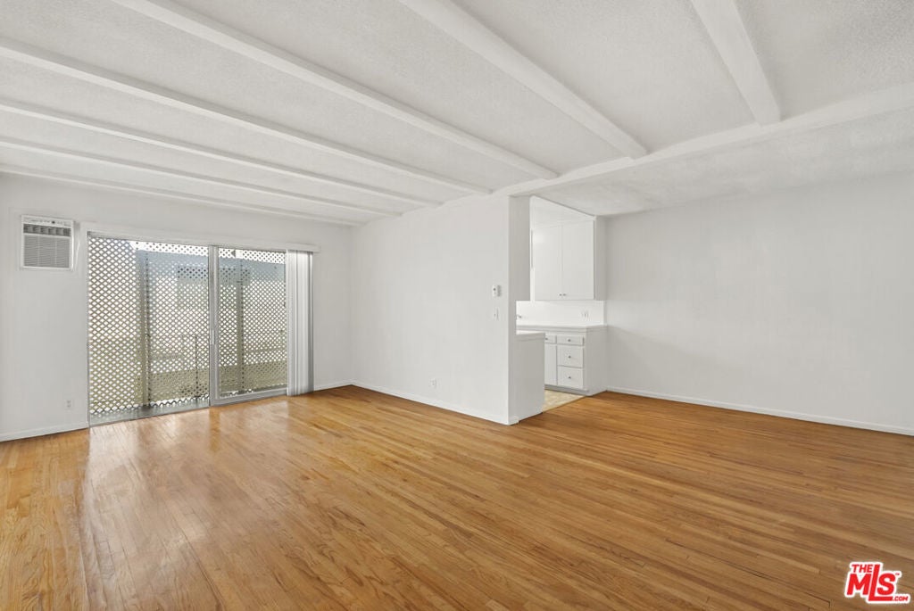 Photo of Listing #25623015