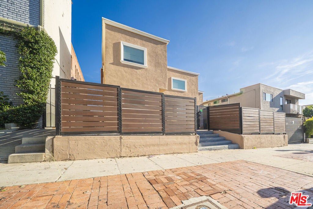 Photo of Listing #25623167