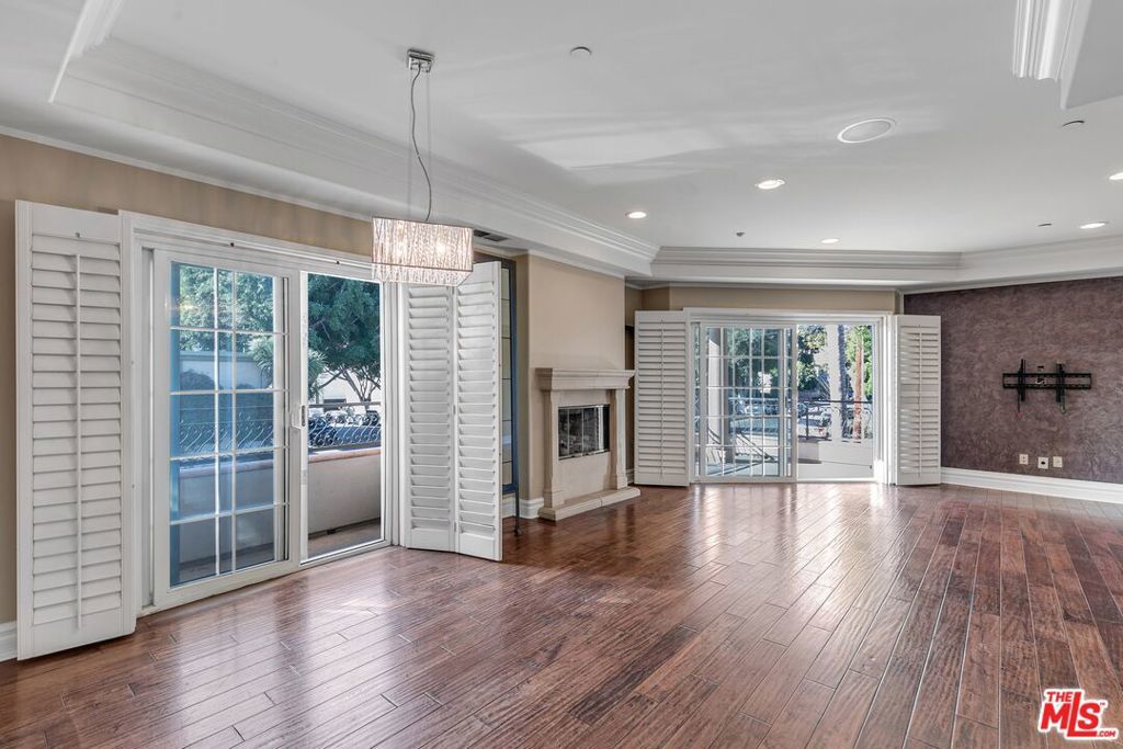 Photo of Listing #25623845