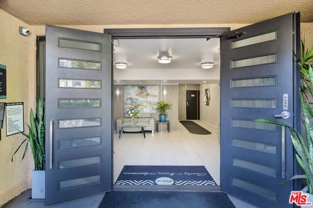 Photo of Listing #25623897