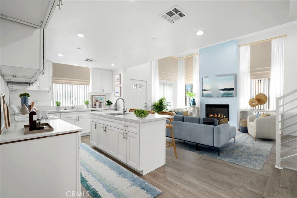 Photo of Listing #SR25268686