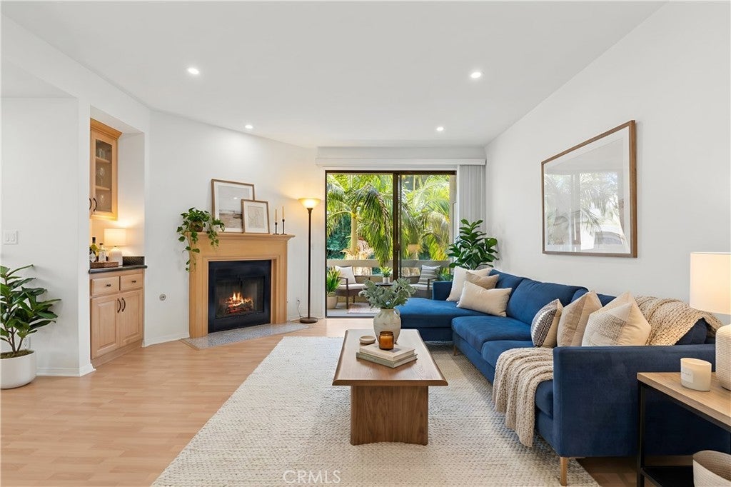 Photo of Listing #SR25269043