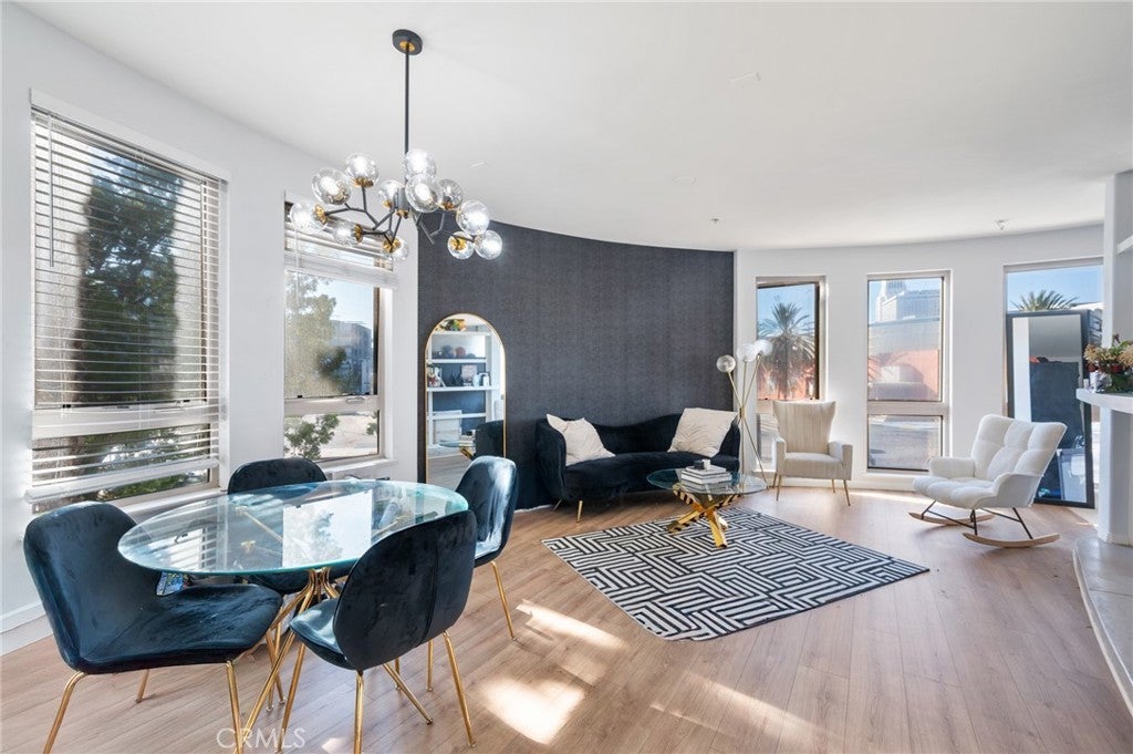 Photo of Listing #SB25269855