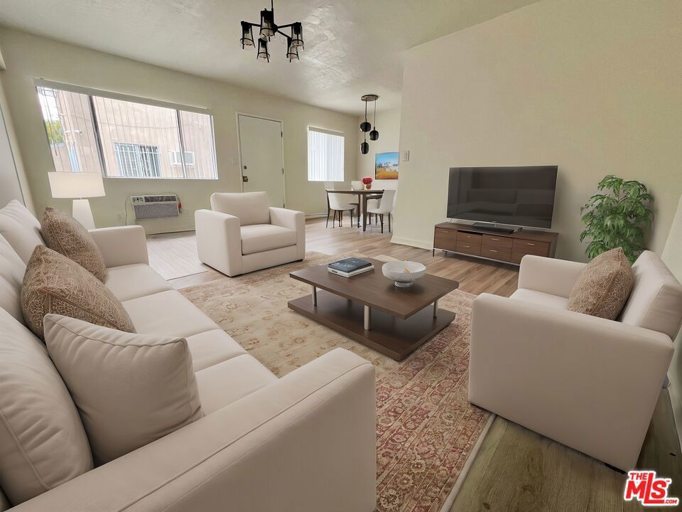 Photo of Listing #25624859