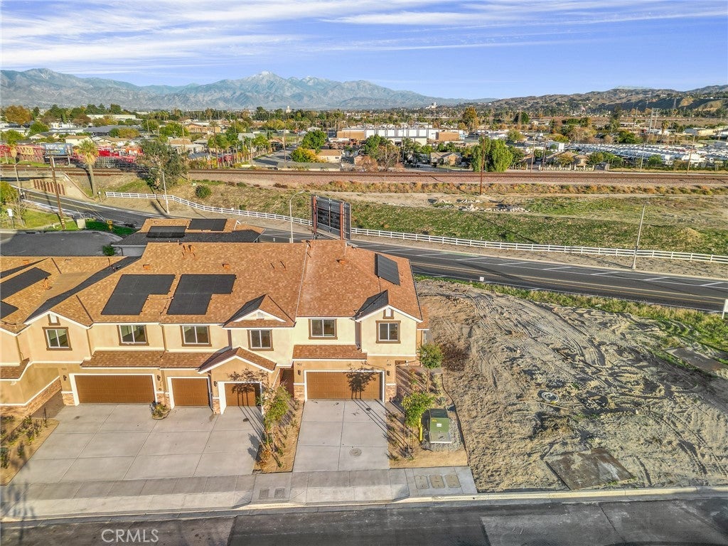 Photo of Listing #DW25271919