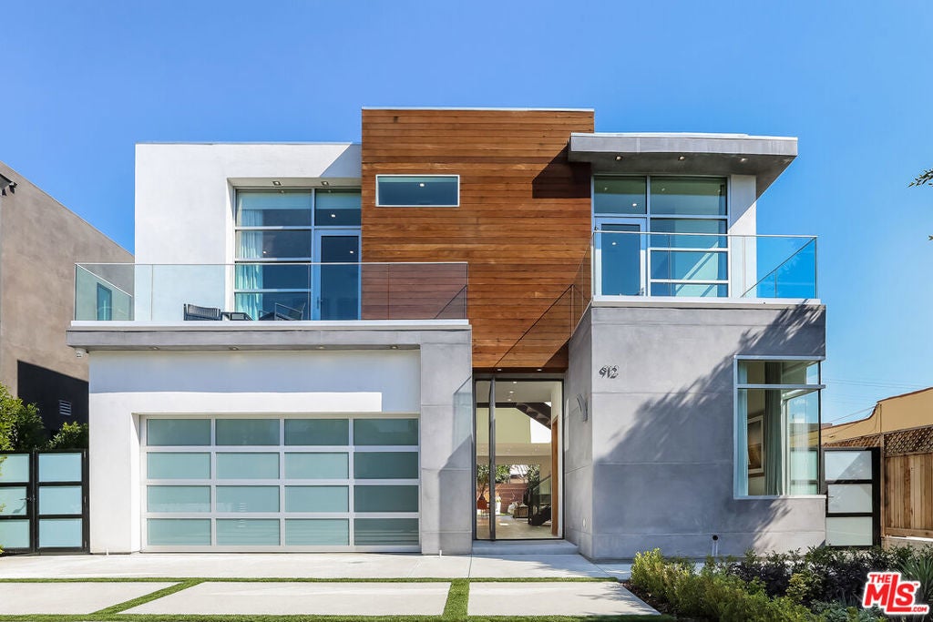 Photo of Listing #25627197