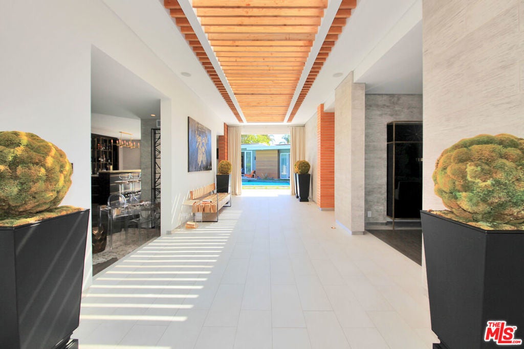 Photo of Listing #25627281