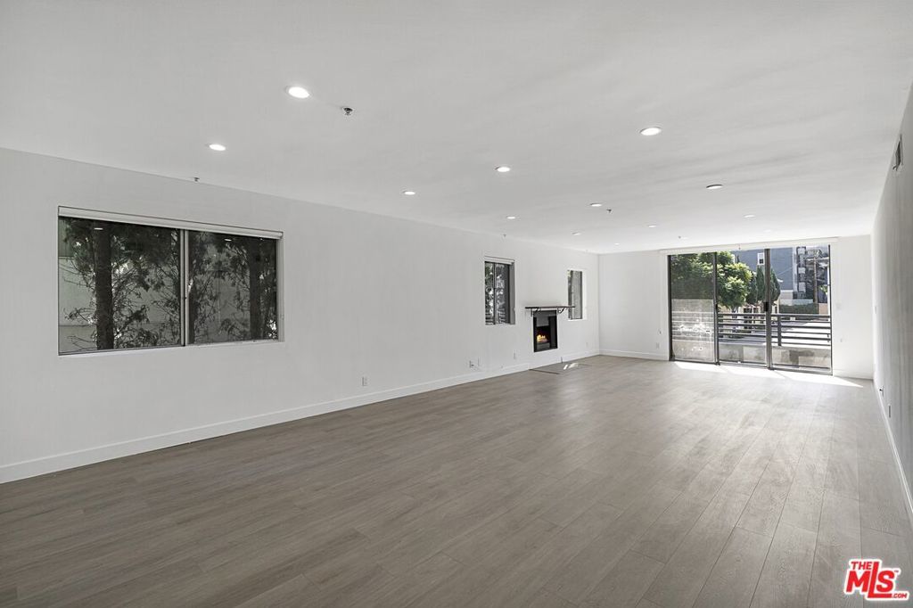 Photo of Listing #25627541