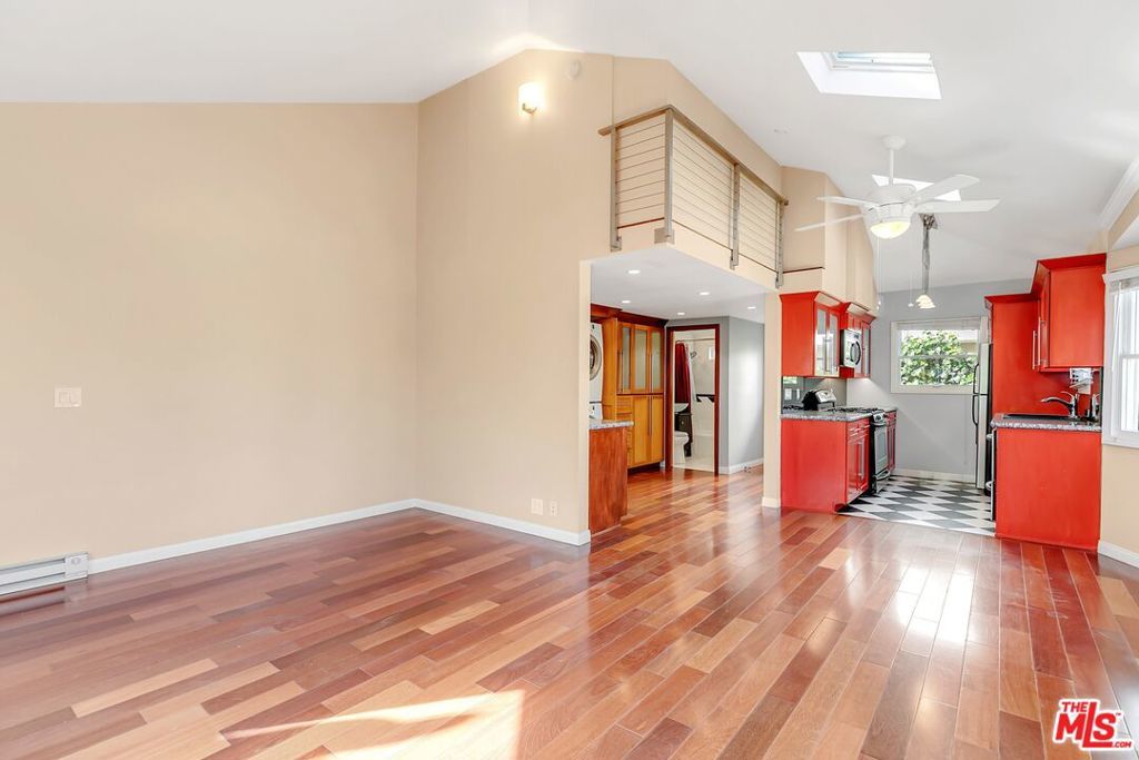 Photo of Listing #25627573