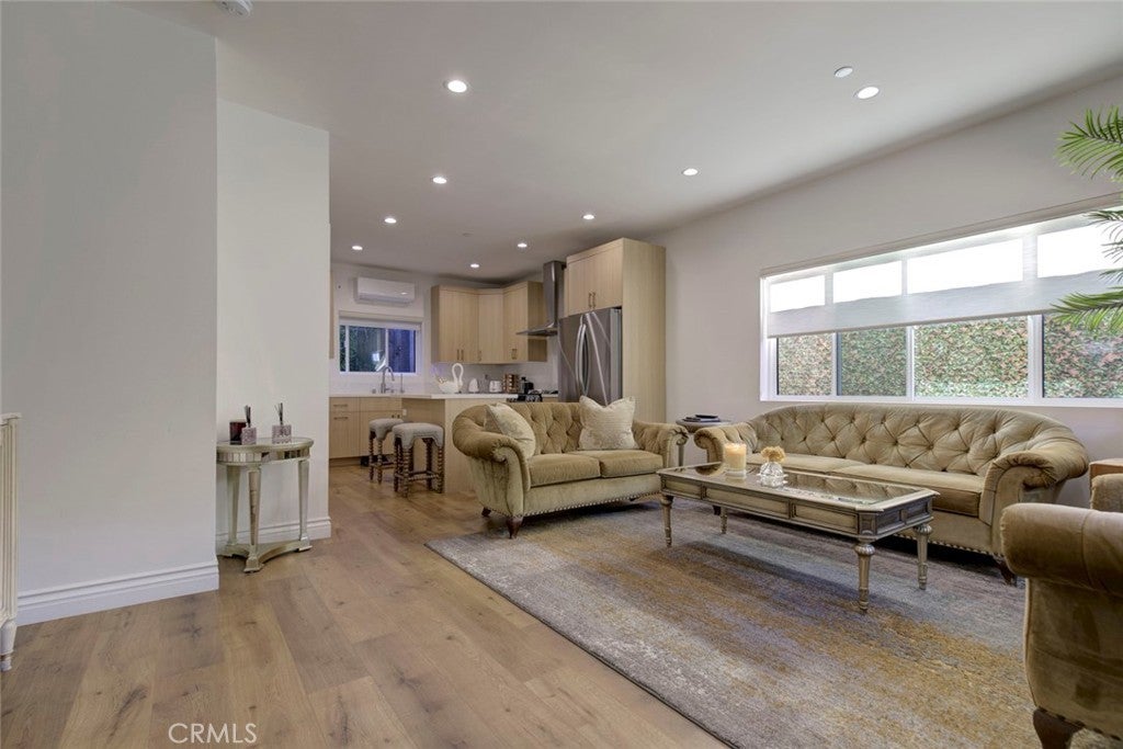 Photo of Listing #GD25273889