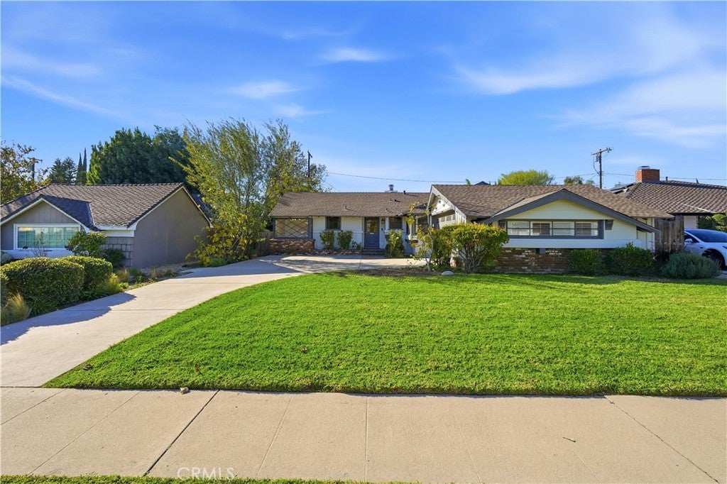 Photo of Listing #SR25274493