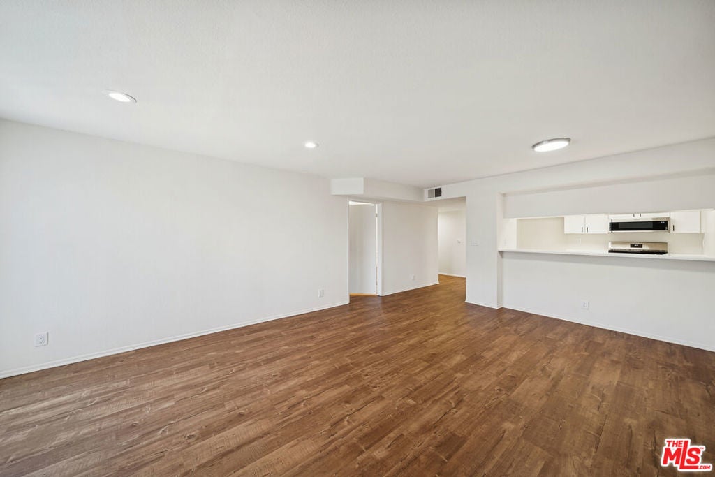 Photo of Listing #25627875