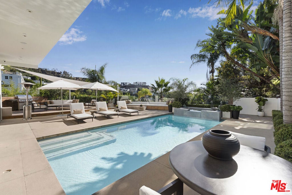 Photo of Listing #25627897