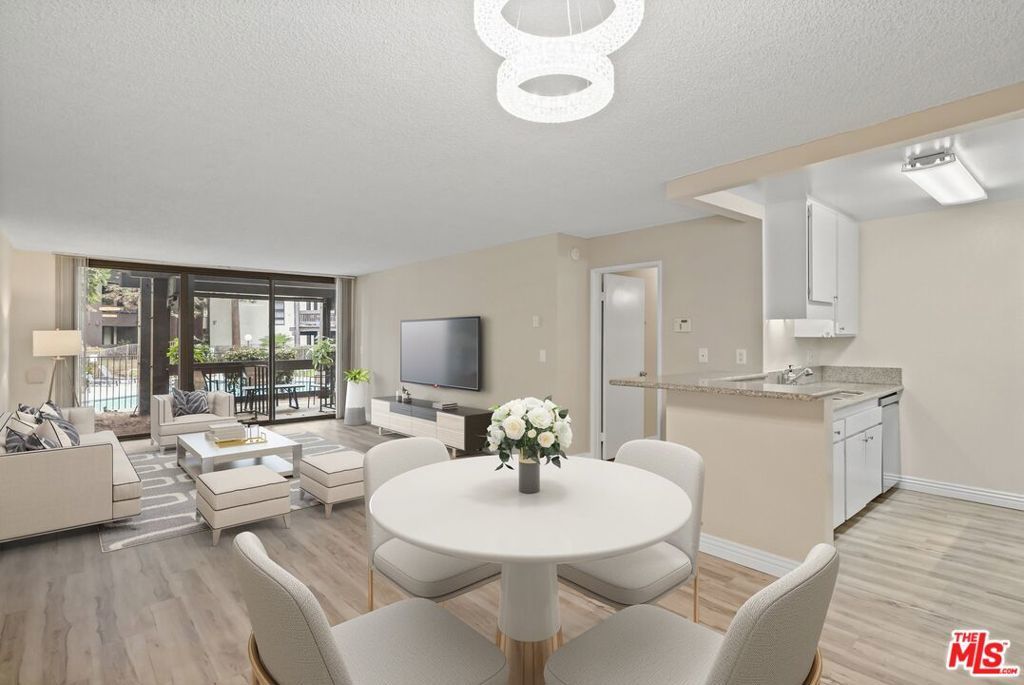 Photo of Listing #25628135