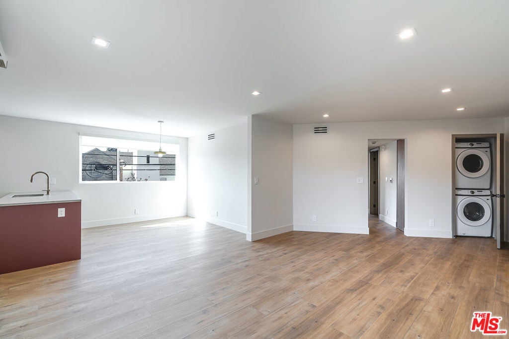 Photo of Listing #25628405