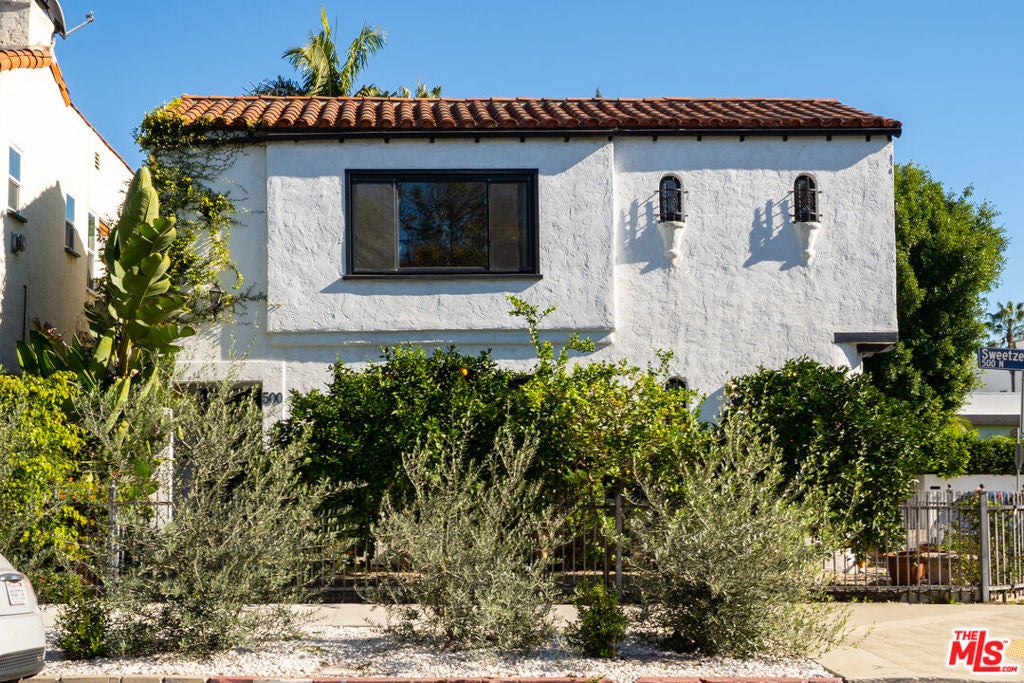 Photo of Listing #25628397