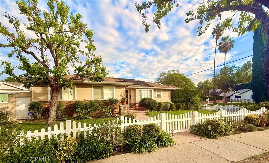 Photo of Listing #SR25277169