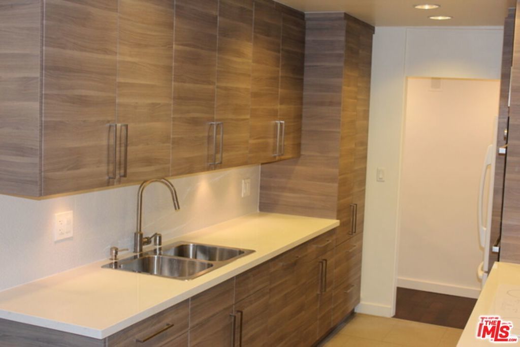 Photo of Listing #25629383