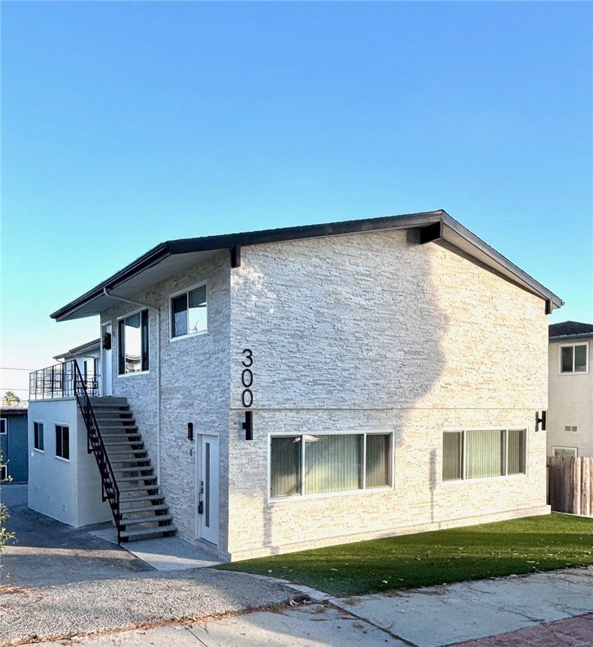 Photo of Listing #SB25276407