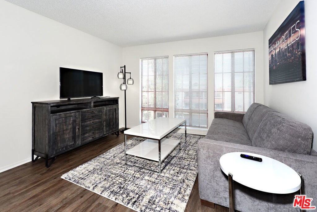 Photo of Listing #25630069