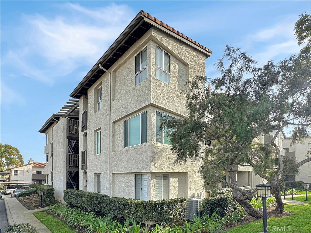 Photo of Listing #OC25279039