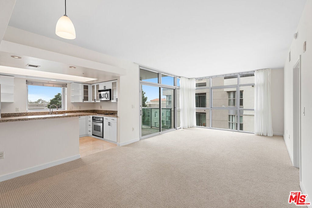 Photo of Listing #25629619