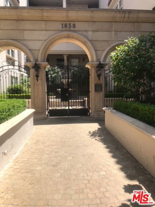 Photo of Listing #25630943