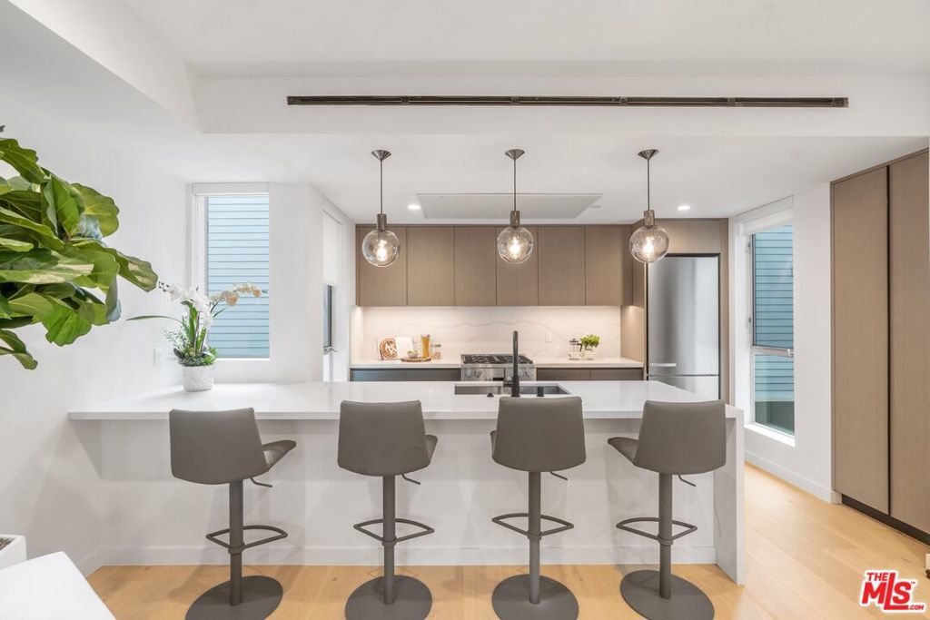 Photo of Listing #25631615