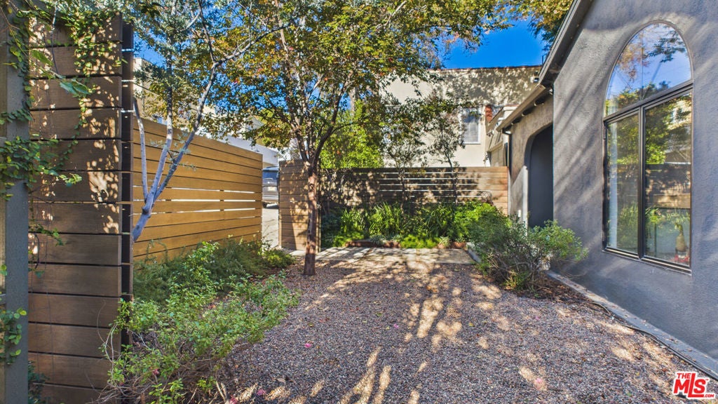 Photo of Listing #25631761