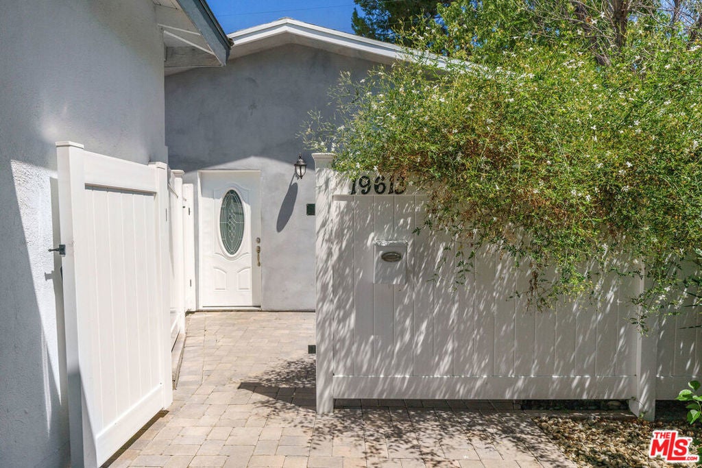 Photo of Listing #25631923