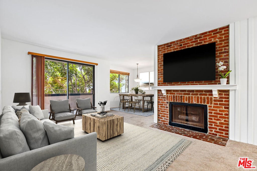 Photo of Listing #25631953