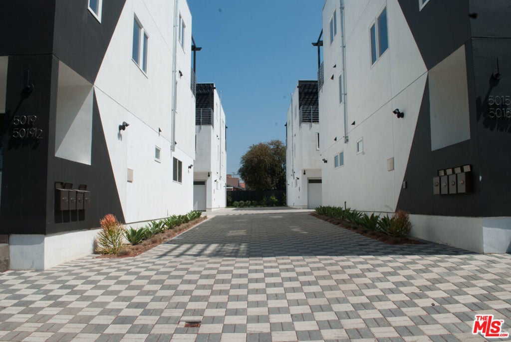 Photo of Listing #26633233