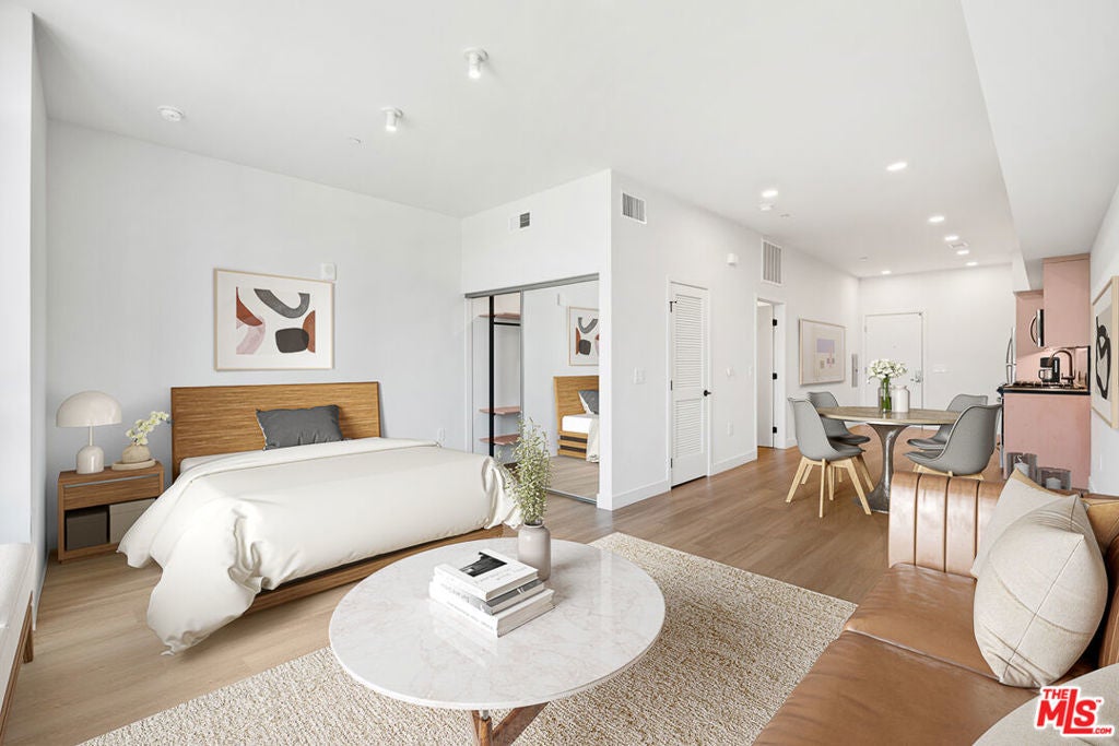 Photo of Listing #26633333