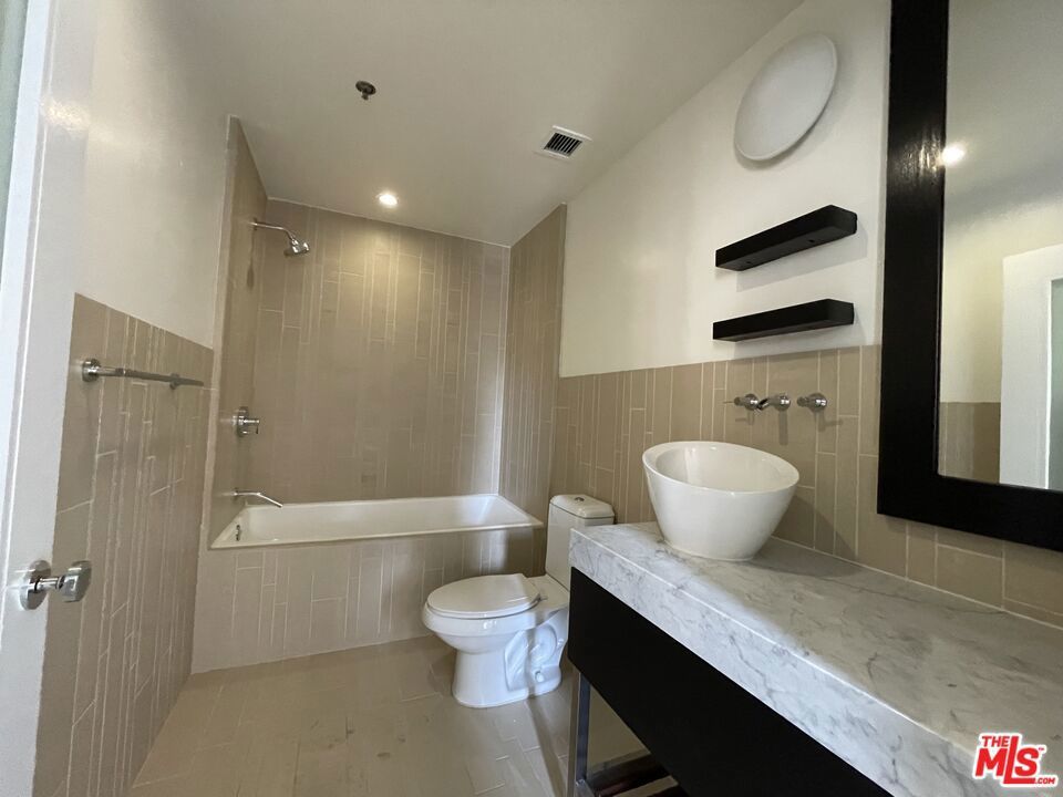 Photo of Listing #26634141