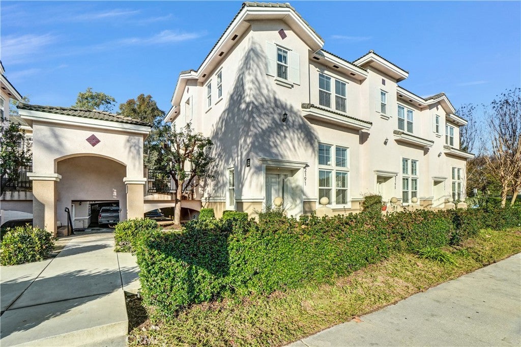 Photo of Listing #IG26005392