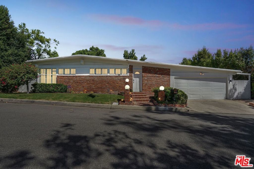 Photo of Listing #26635559