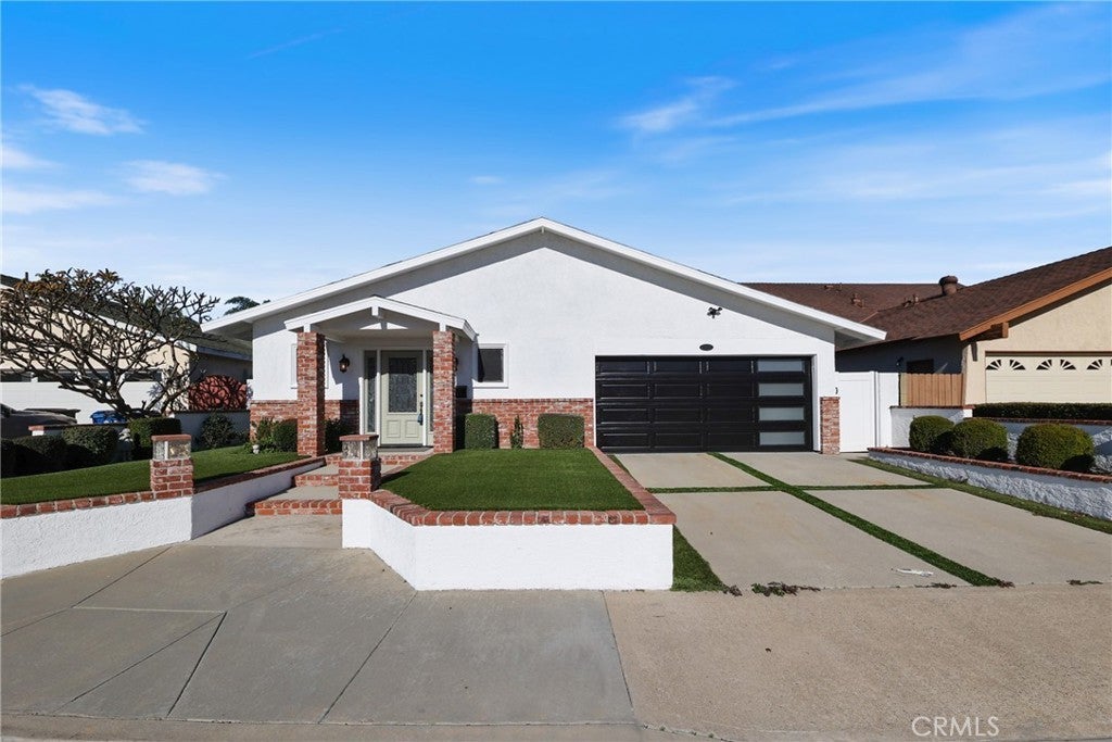 Photo of Listing #OC26006213