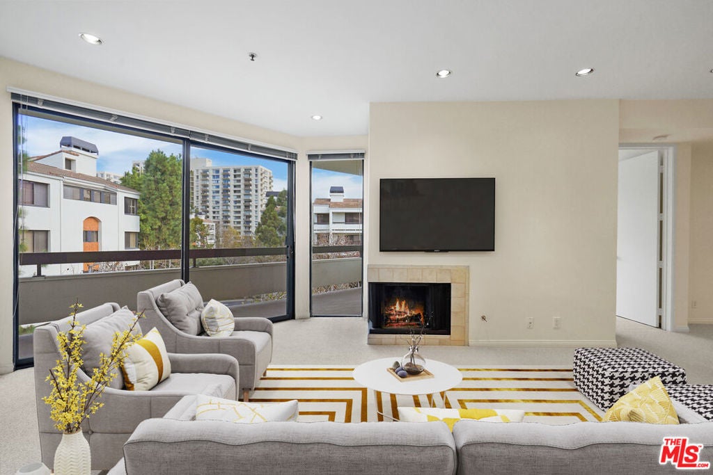 Photo of Listing #26636091